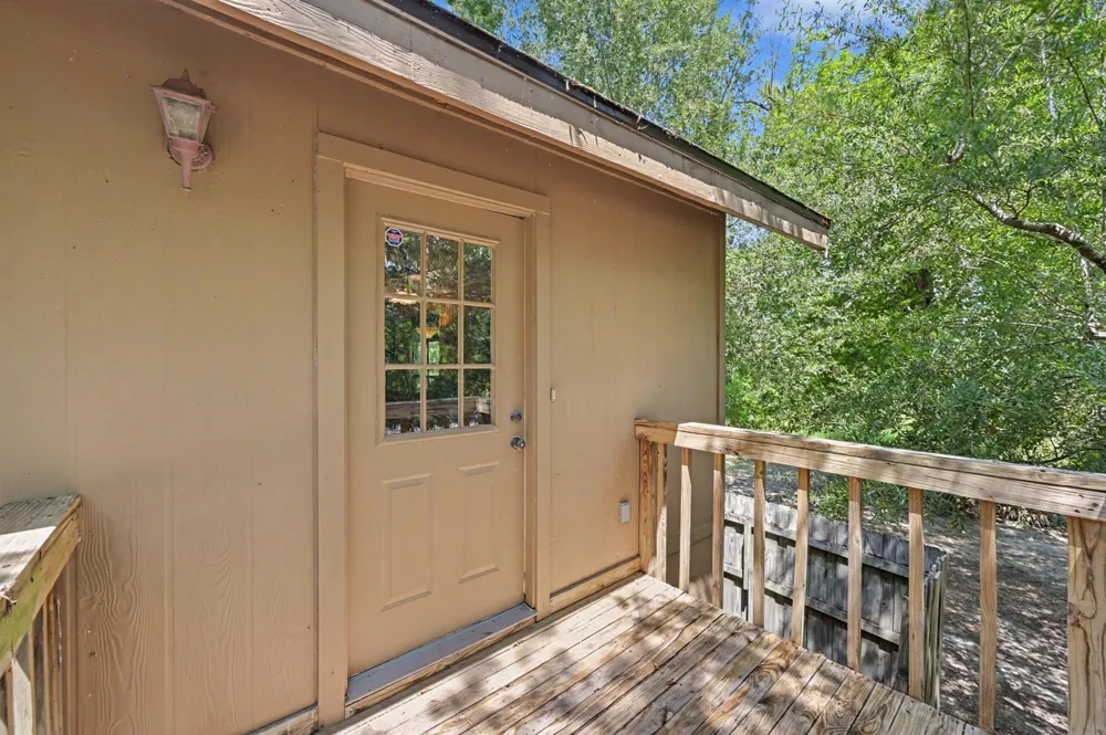 99 Lake View Drive Huntsville, TX 77320