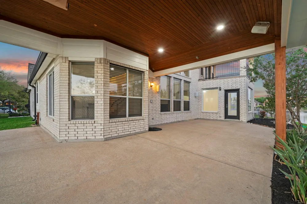 10103 Lazy Lagoon Houston, TX 77065