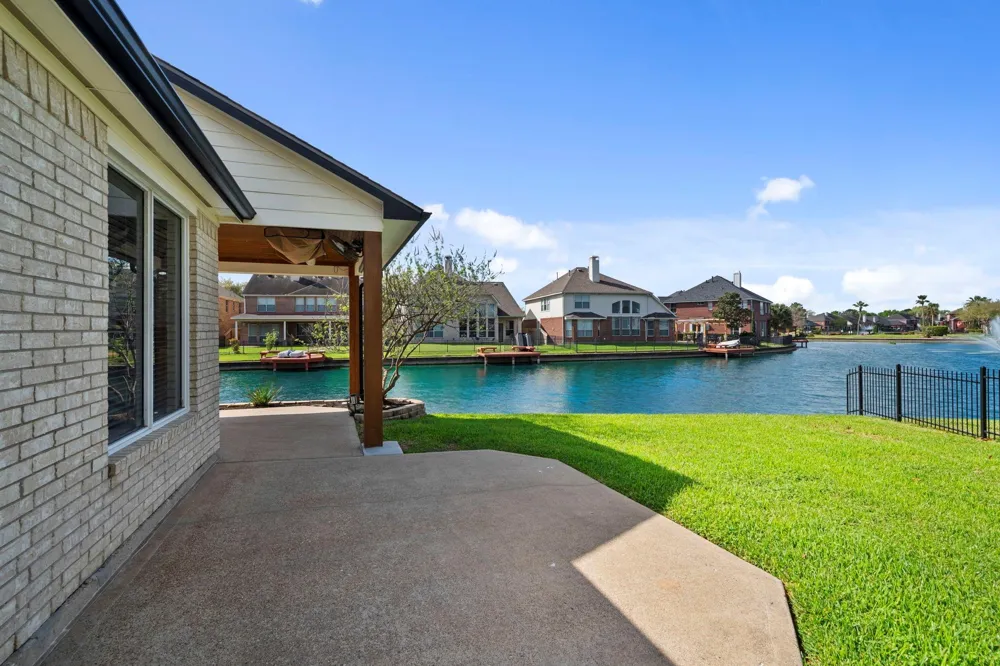 10103 Lazy Lagoon Houston, TX 77065