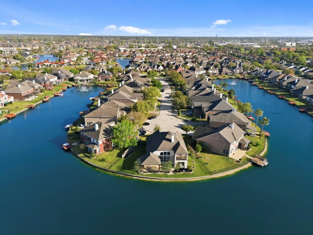 10103 Lazy Lagoon Houston, TX 77065