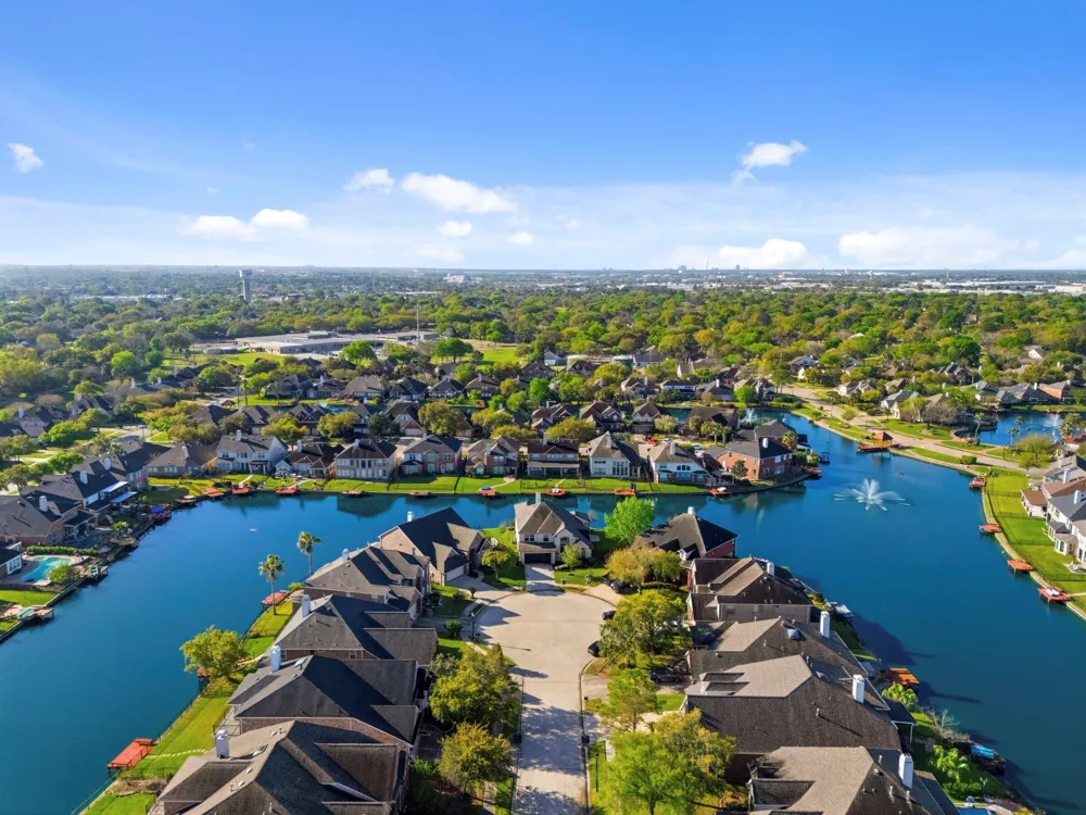 10103 Lazy Lagoon Houston, TX 77065
