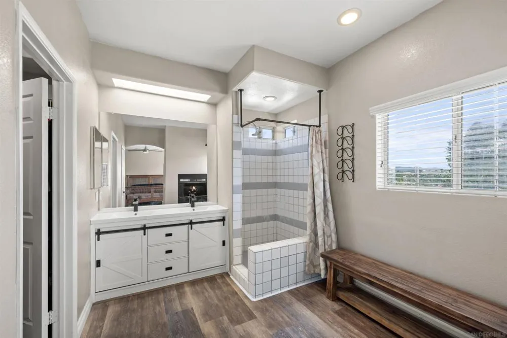 1521 Miss Elle Alpine, CA 91901