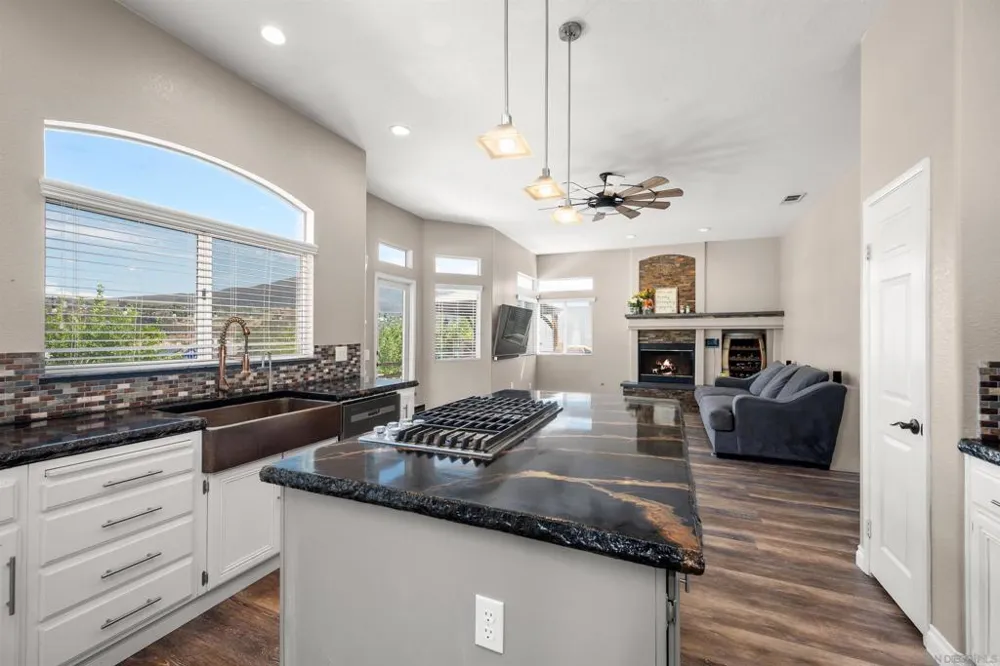 1521 Miss Elle Alpine, CA 91901