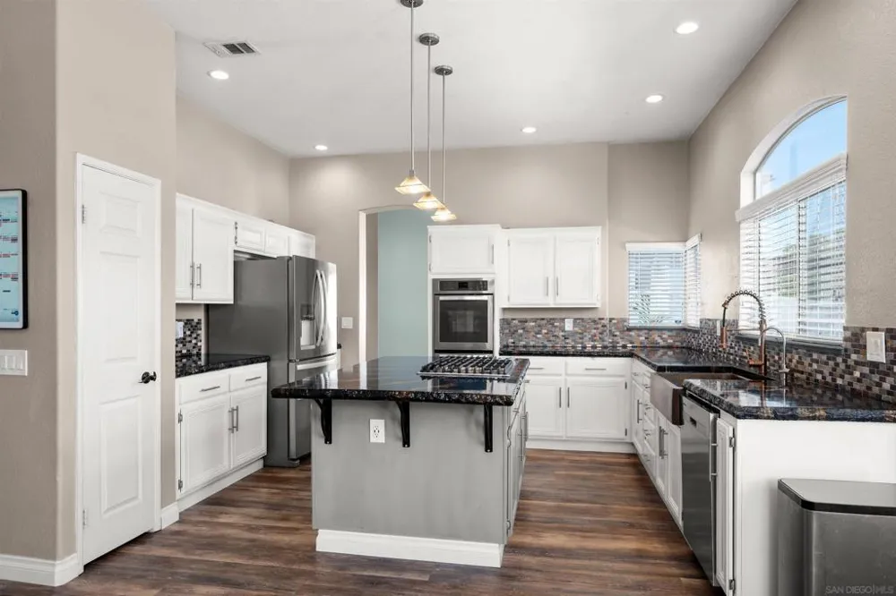 1521 Miss Elle Alpine, CA 91901