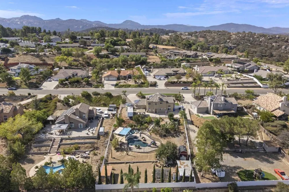 1521 Miss Elle Alpine, CA 91901