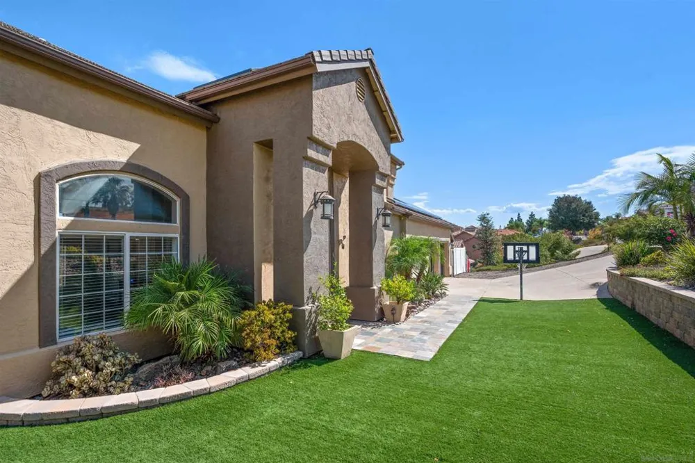 1521 Miss Elle Alpine, CA 91901