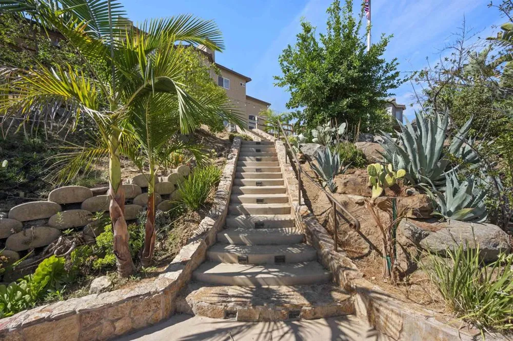 1521 Miss Elle Alpine, CA 91901