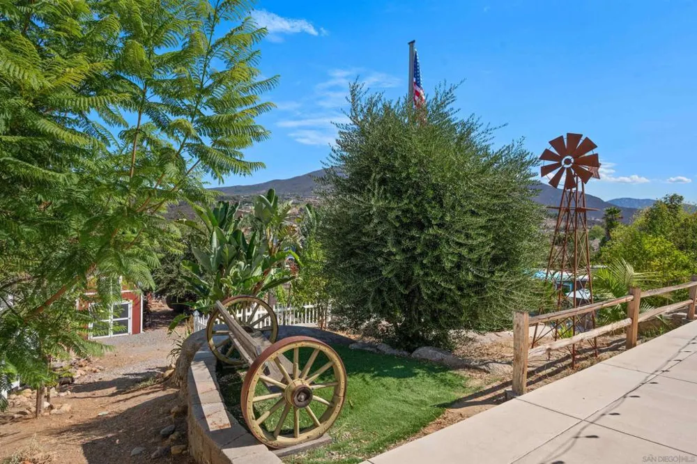 1521 Miss Elle Alpine, CA 91901