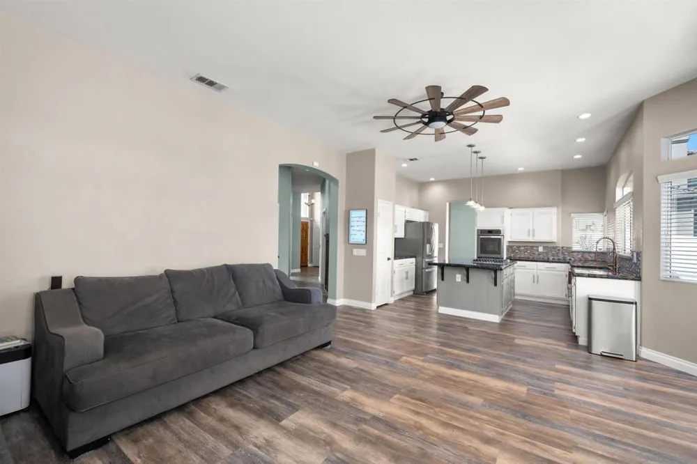 1521 Miss Elle Alpine, CA 91901
