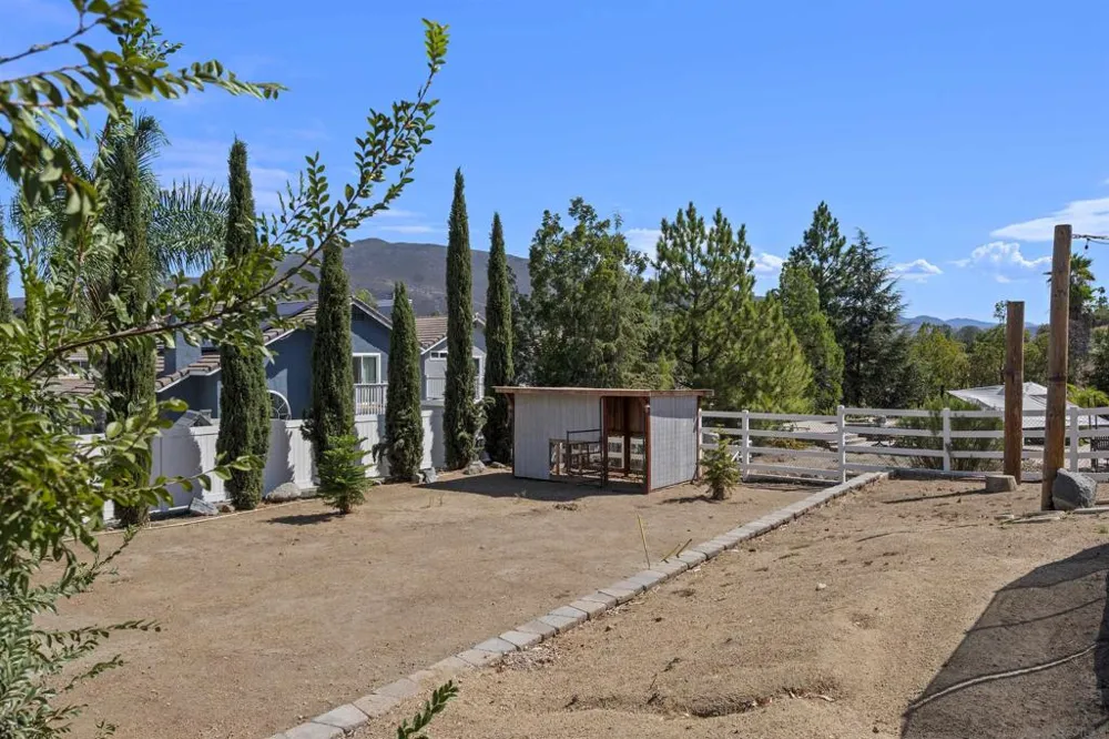 1521 Miss Elle Alpine, CA 91901