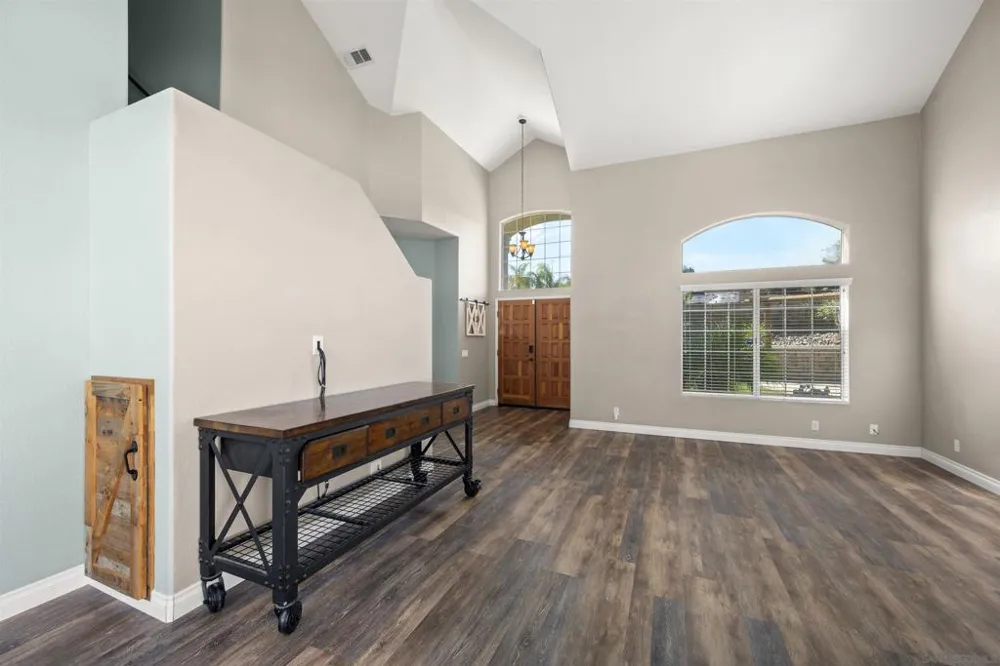 1521 Miss Elle Alpine, CA 91901