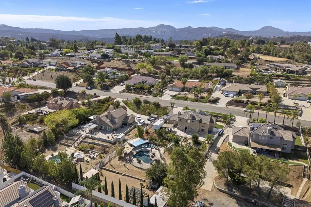 1521 Miss Elle Alpine, CA 91901