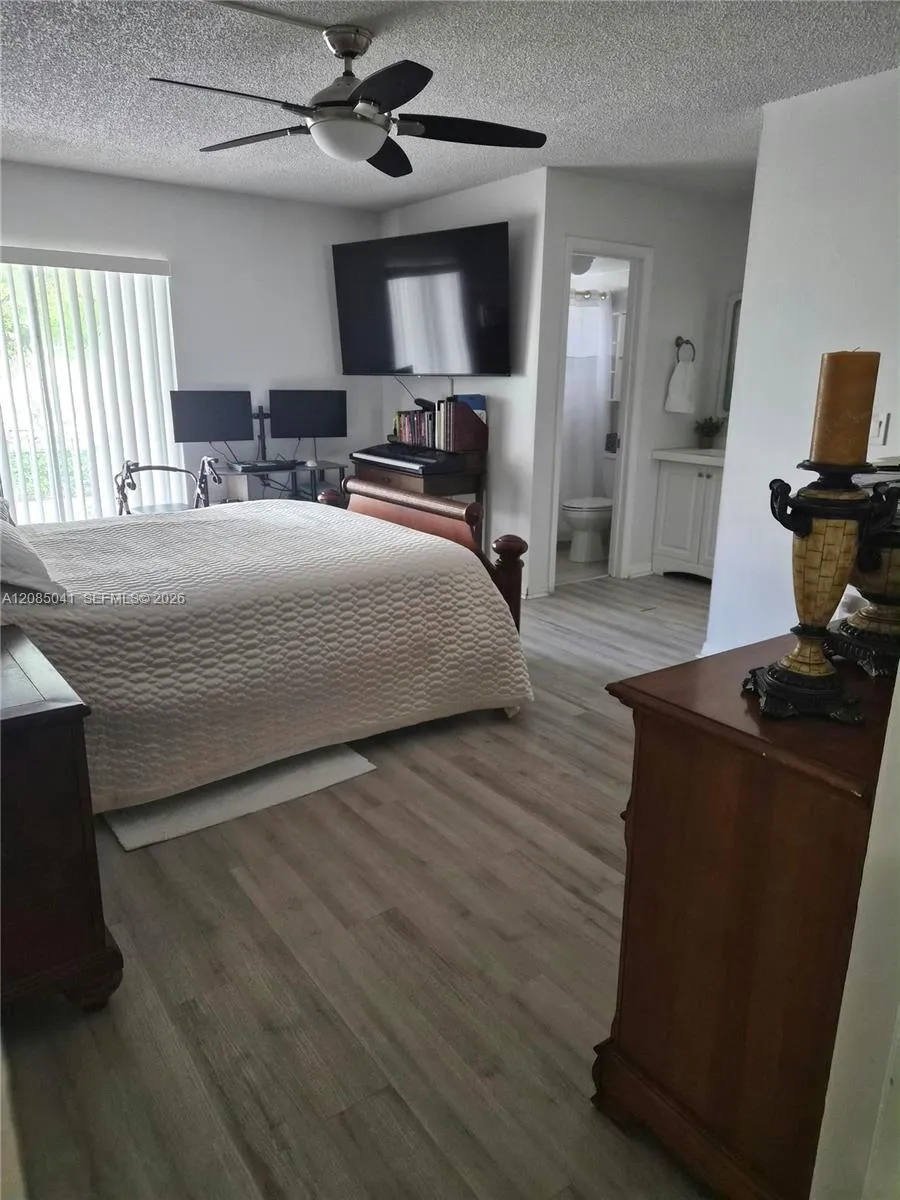 1480 W 46th St #210 Hialeah, FL 33012