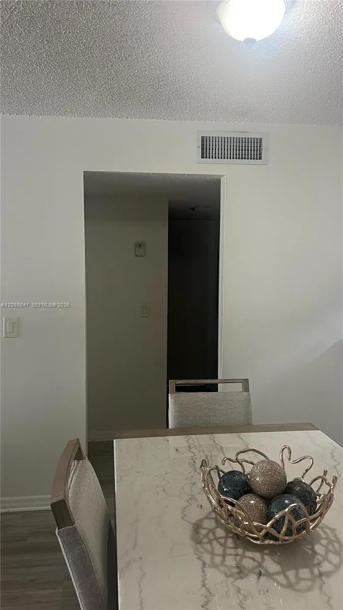 1480 W 46th St #210 Hialeah, FL 33012