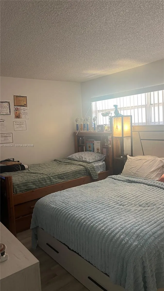 1480 W 46th St #210 Hialeah, FL 33012