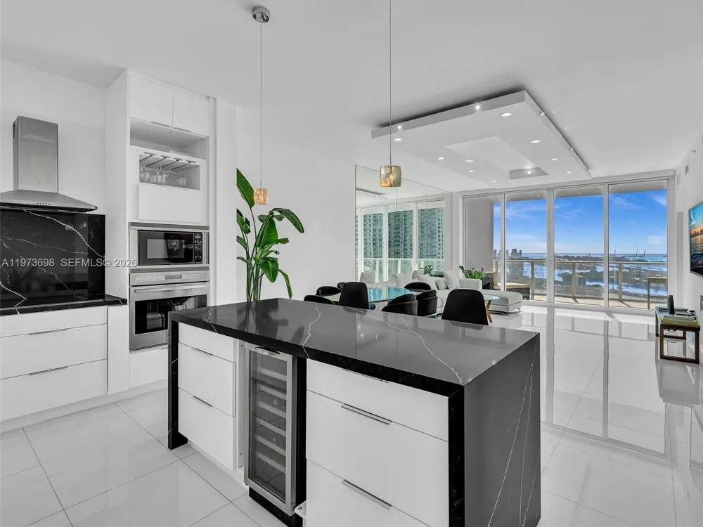 2020 Bayshore Dr #3303 Miami, FL 33137