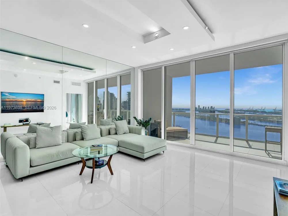 2020 Bayshore Dr #3303 Miami, FL 33137