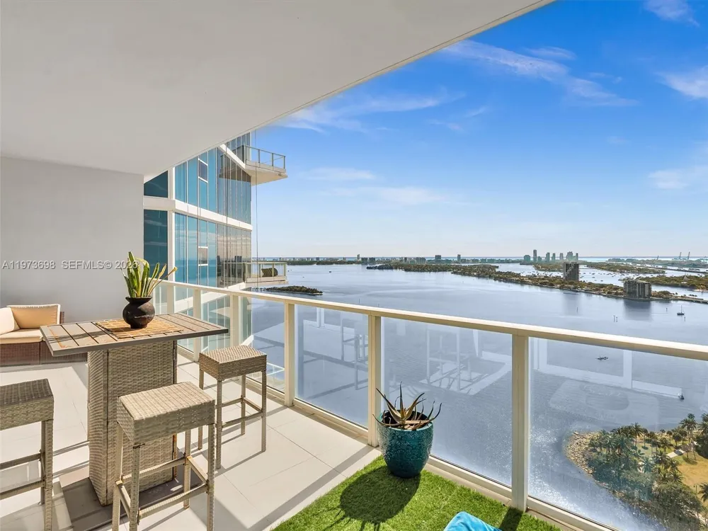2020 Bayshore Dr #3303 Miami, FL 33137
