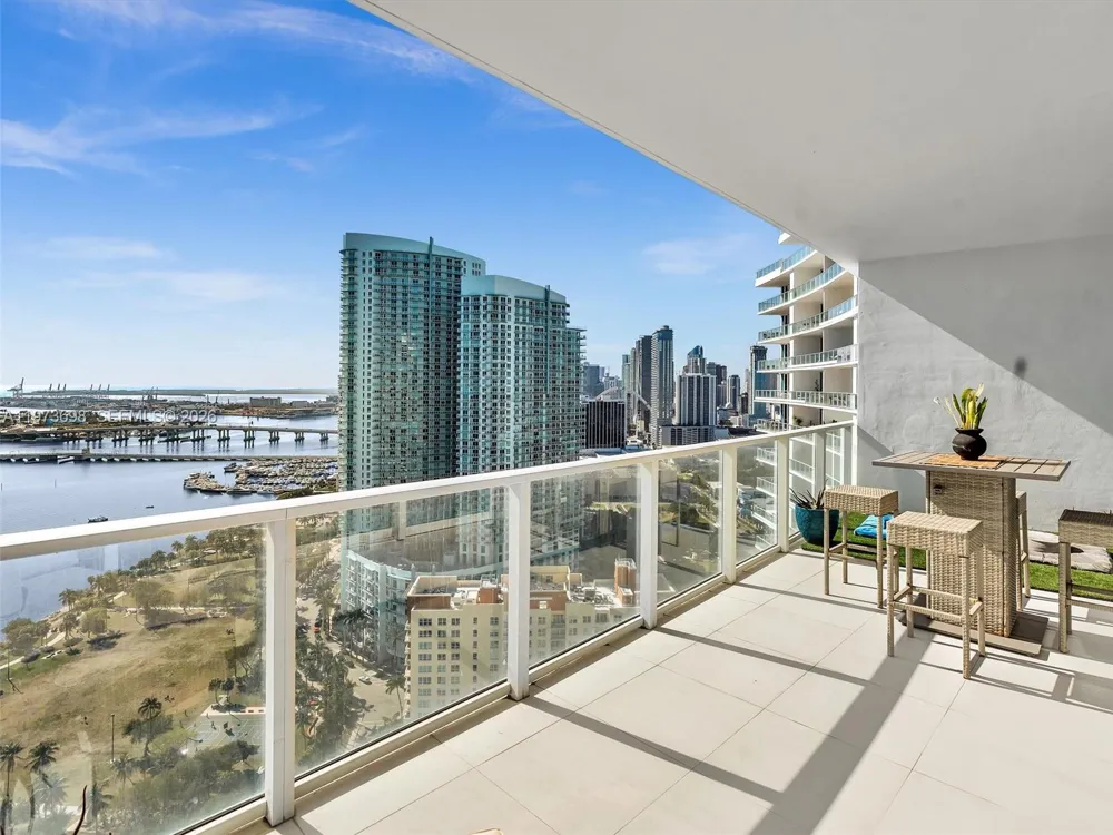 2020 Bayshore Dr #3303 Miami, FL 33137
