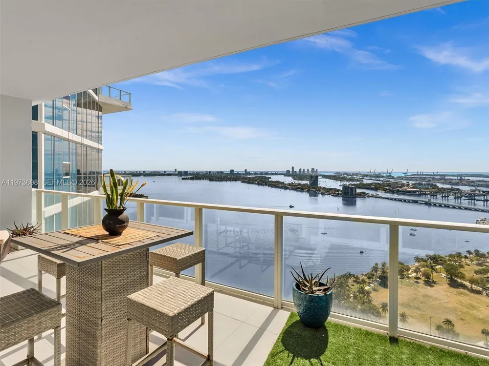 2020 Bayshore Dr #3303 Miami, FL 33137