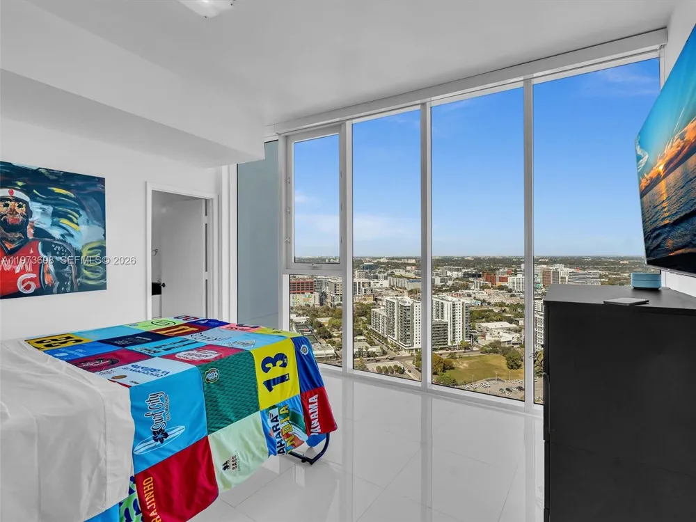 2020 Bayshore Dr #3303 Miami, FL 33137