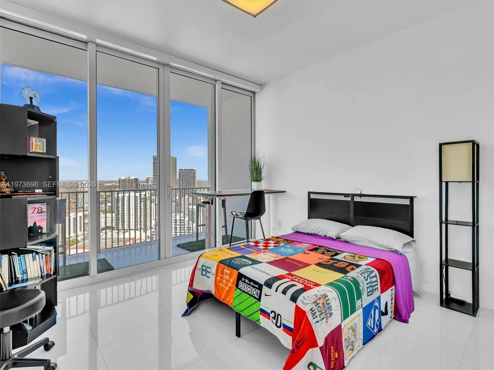 2020 Bayshore Dr #3303 Miami, FL 33137