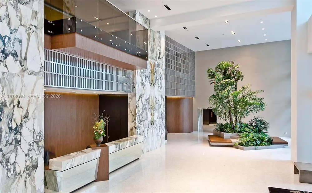 2020 Bayshore Dr #3303 Miami, FL 33137
