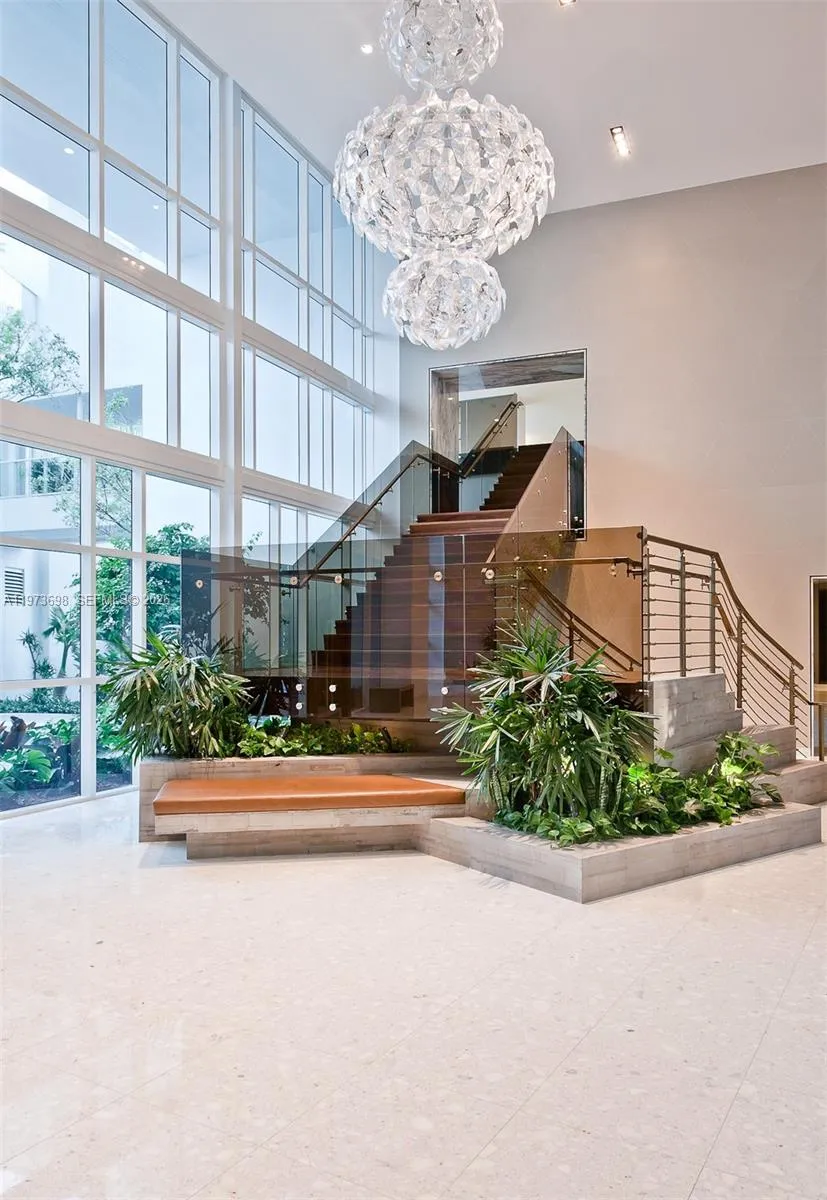 2020 Bayshore Dr #3303 Miami, FL 33137