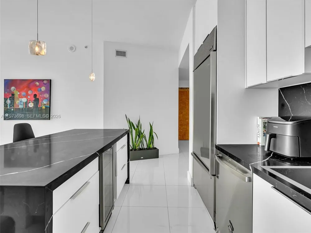 2020 Bayshore Dr #3303 Miami, FL 33137