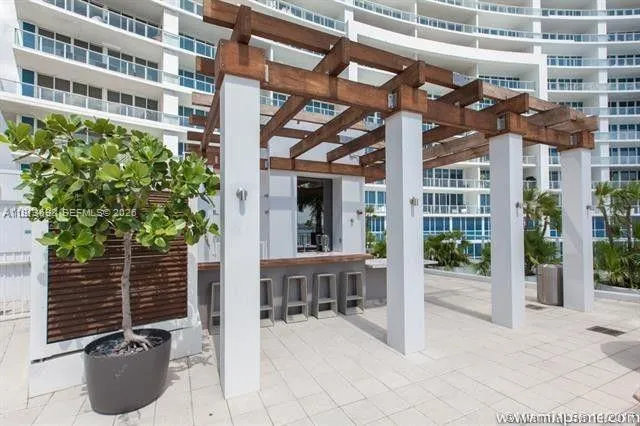 2020 Bayshore Dr #3303 Miami, FL 33137