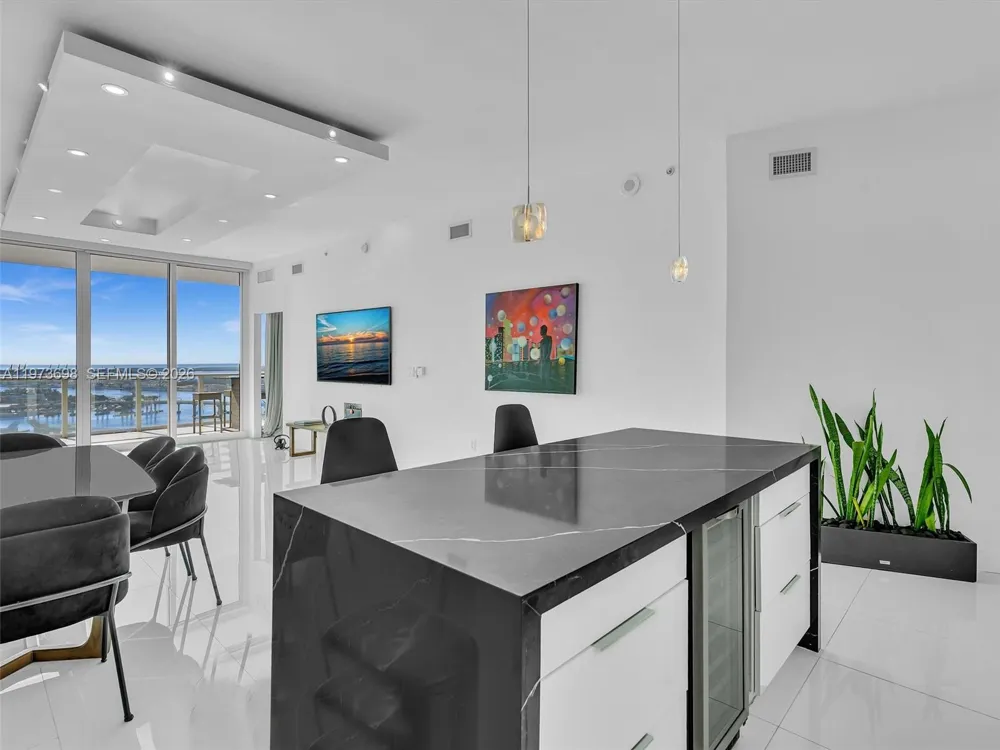 2020 Bayshore Dr #3303 Miami, FL 33137
