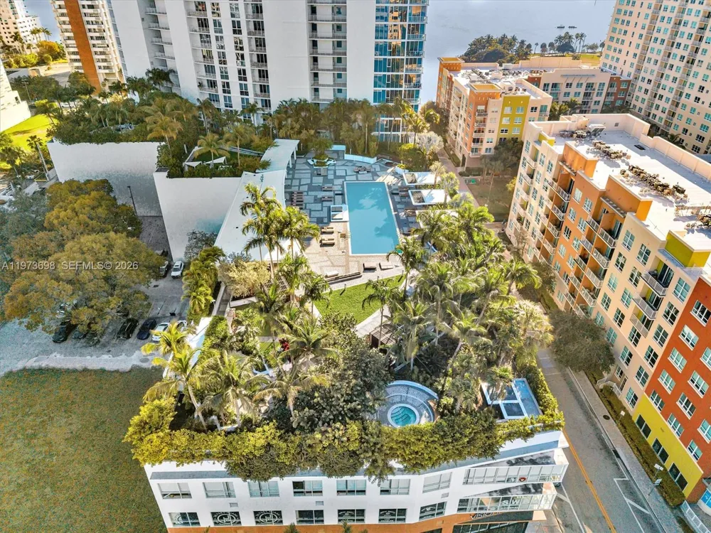 2020 Bayshore Dr #3303 Miami, FL 33137