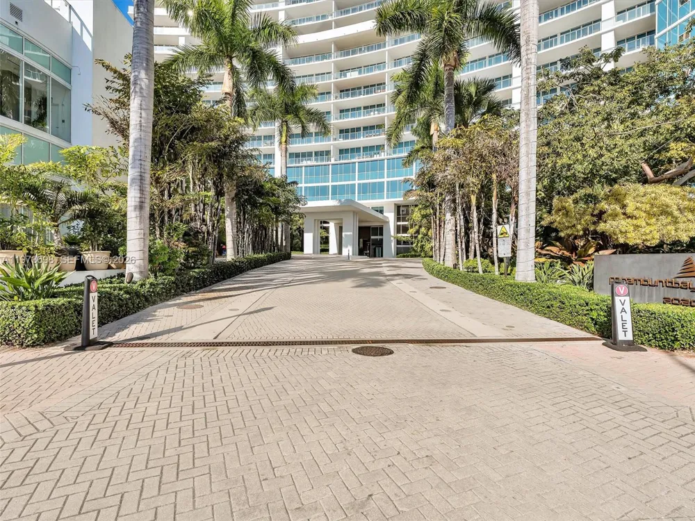 2020 Bayshore Dr #3303 Miami, FL 33137