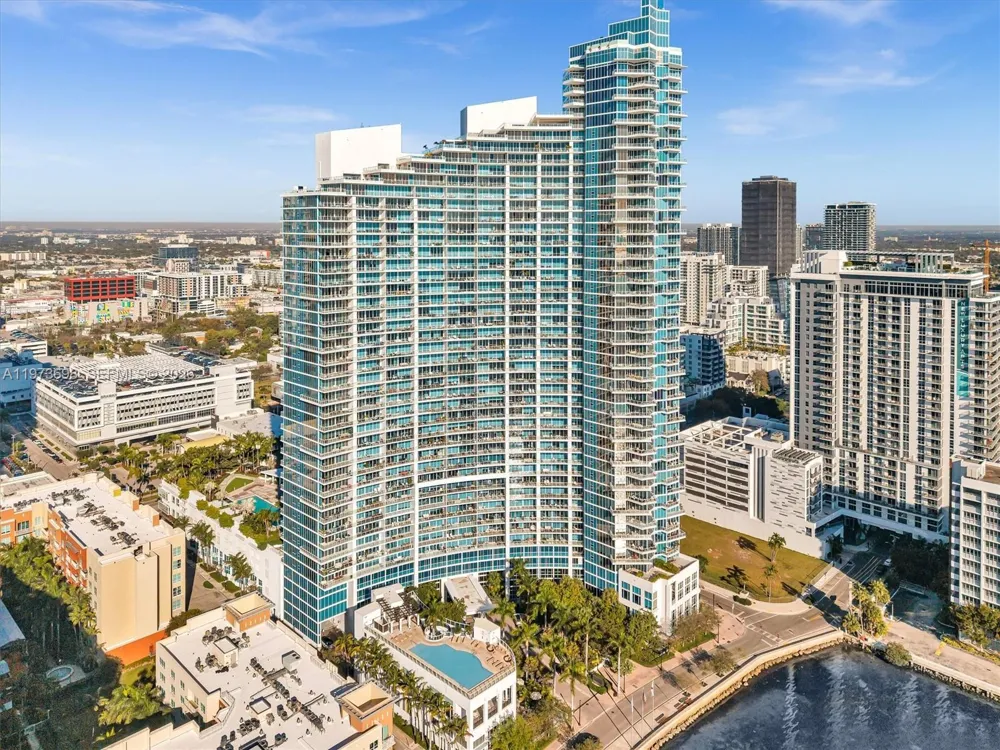 2020 Bayshore Dr #3303 Miami, FL 33137