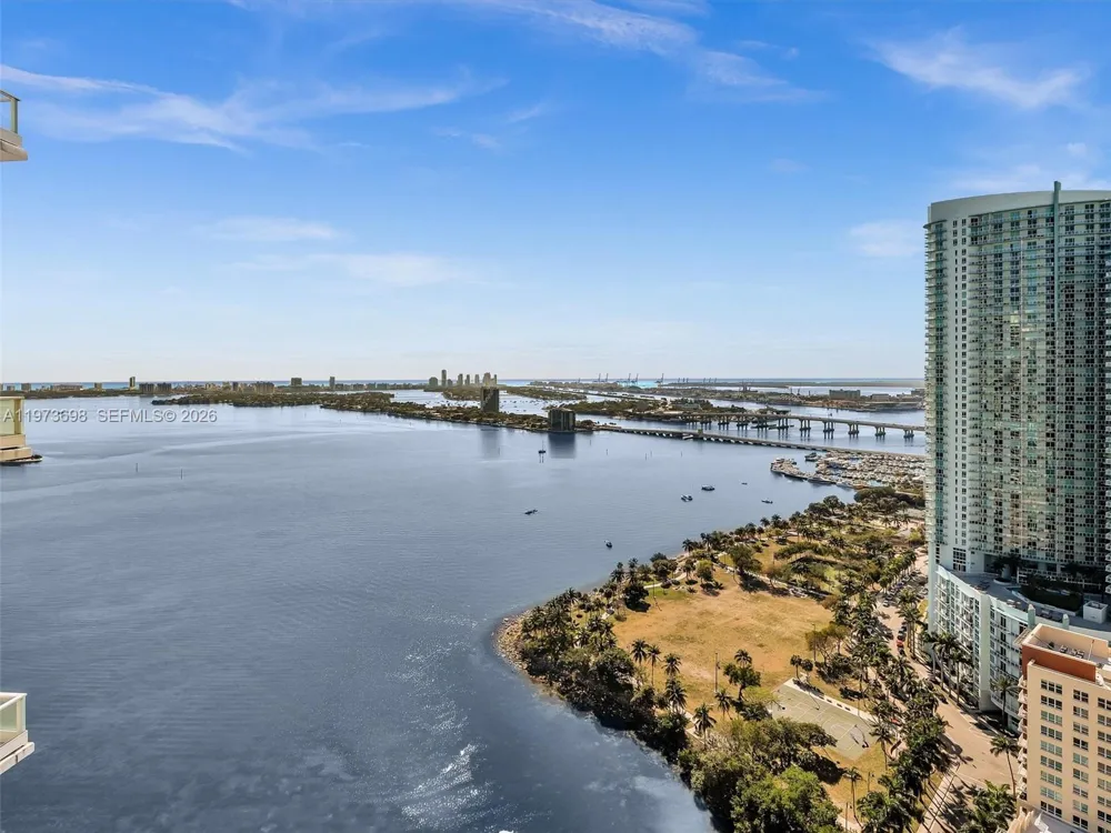 2020 Bayshore Dr #3303 Miami, FL 33137