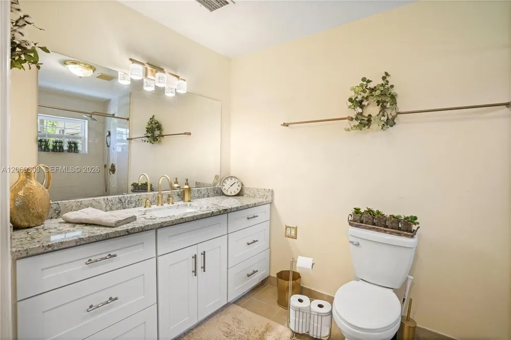 142 NW 10th Ct Boynton Beach, FL 33426