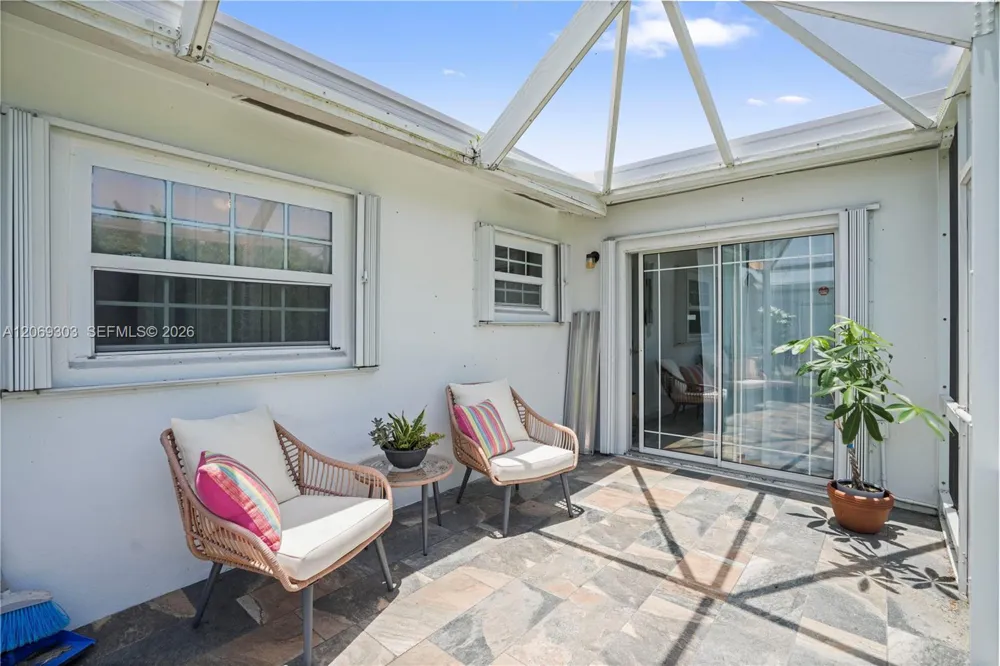 142 NW 10th Ct Boynton Beach, FL 33426