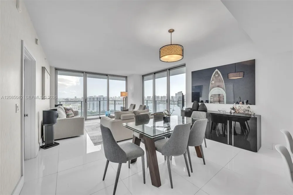16385 Biscayne Blvd #2707 North Miami Beach, FL 33160