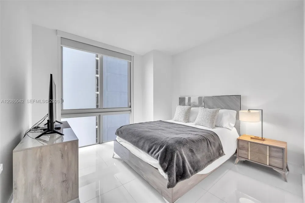 16385 Biscayne Blvd #2707 North Miami Beach, FL 33160