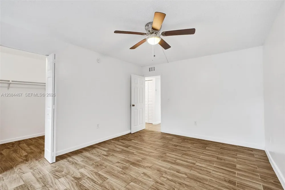 469 Pine Island Rd #B306 Plantation, FL 33324