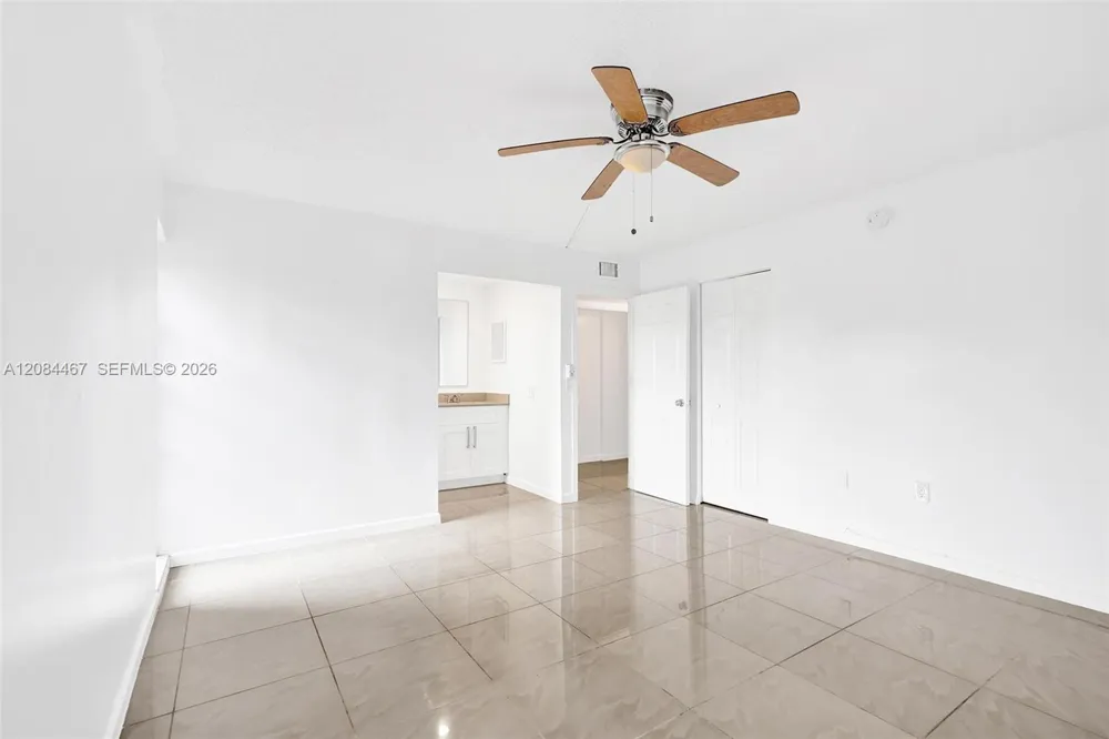 469 Pine Island Rd #B306 Plantation, FL 33324