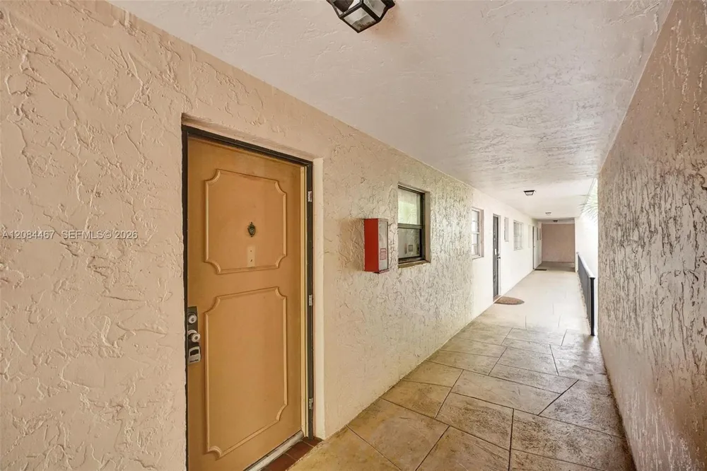469 Pine Island Rd #B306 Plantation, FL 33324