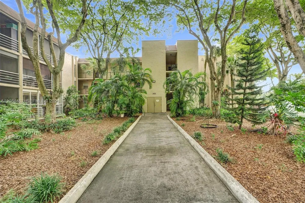 469 Pine Island Rd #B306 Plantation, FL 33324