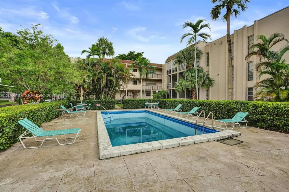 469 Pine Island Rd #B306 Plantation, FL 33324