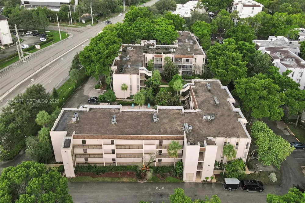 469 Pine Island Rd #B306 Plantation, FL 33324