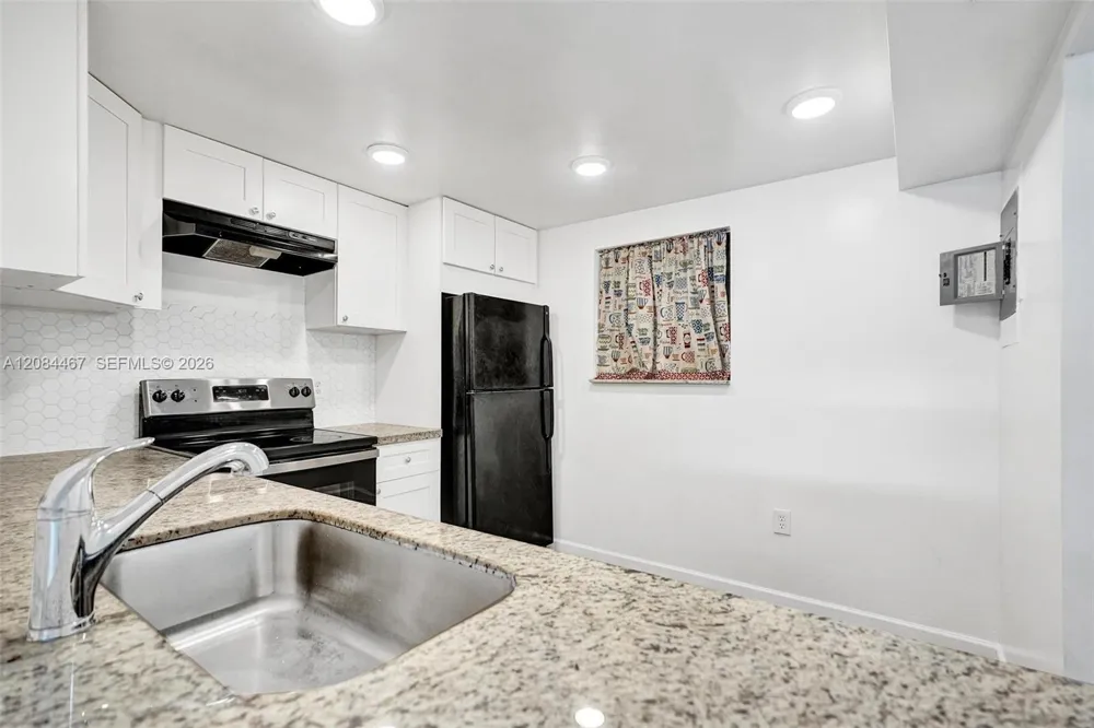 469 Pine Island Rd #B306 Plantation, FL 33324