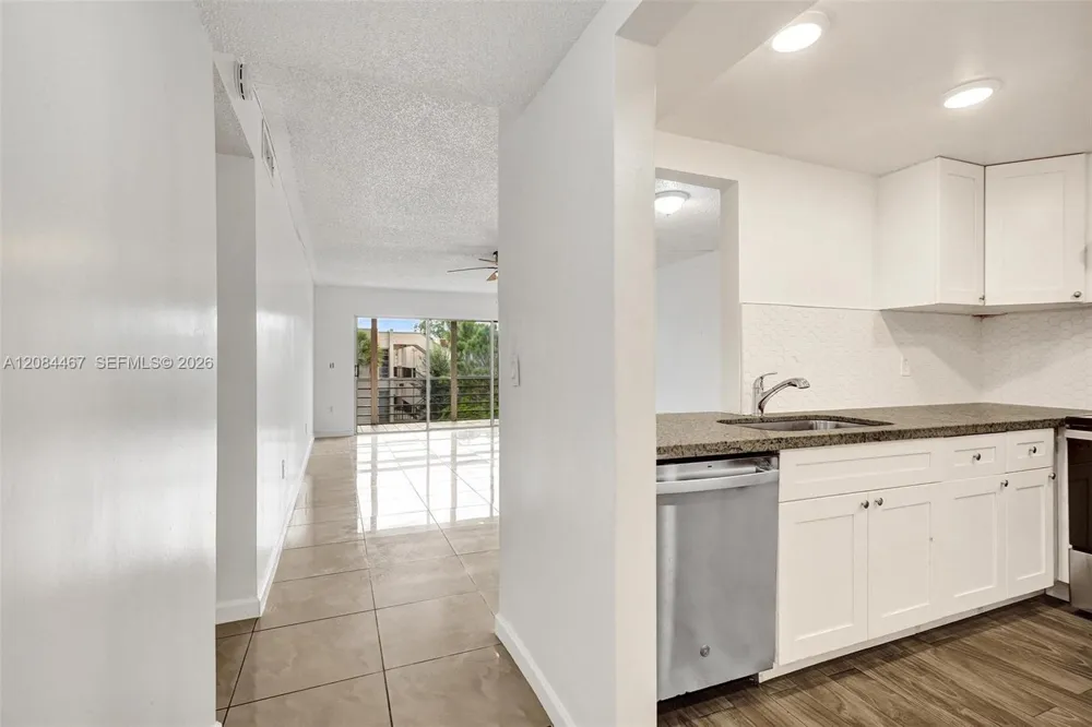469 Pine Island Rd #B306 Plantation, FL 33324