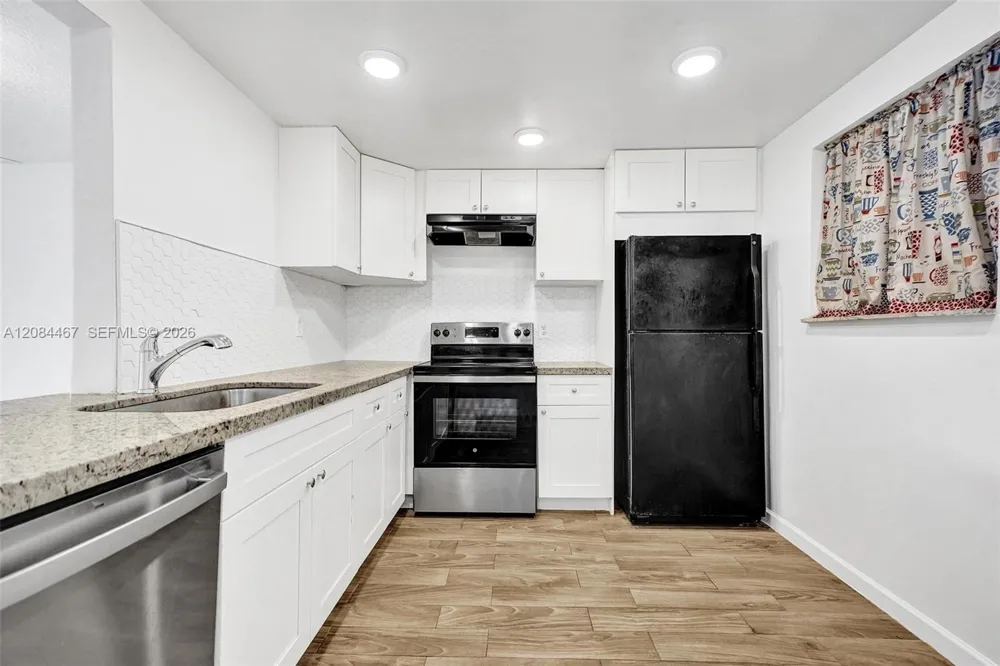 469 Pine Island Rd #B306 Plantation, FL 33324