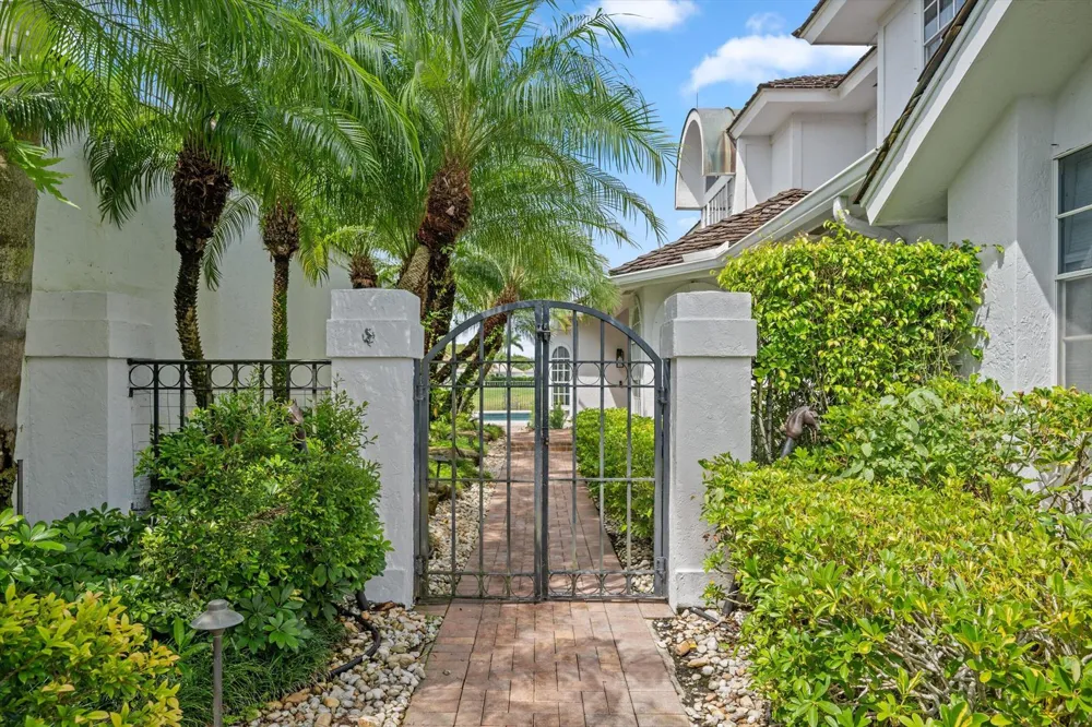 2467 Muir Circle Wellington, FL 33414