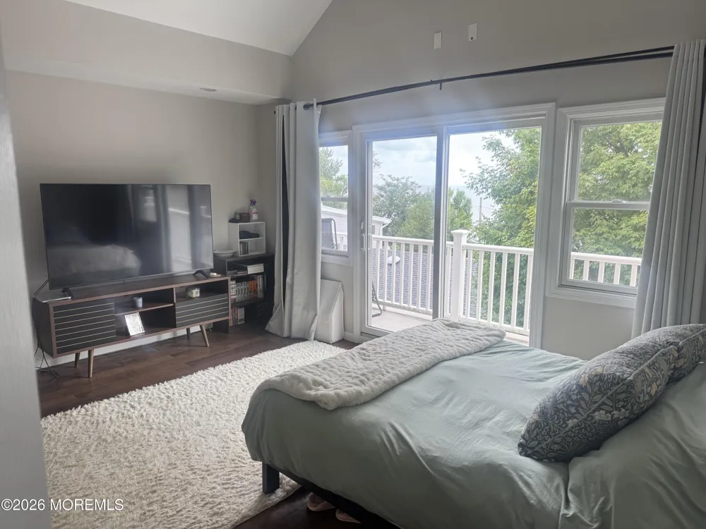1137 Woodmere Drive Cliffwood Beach, NJ 07735